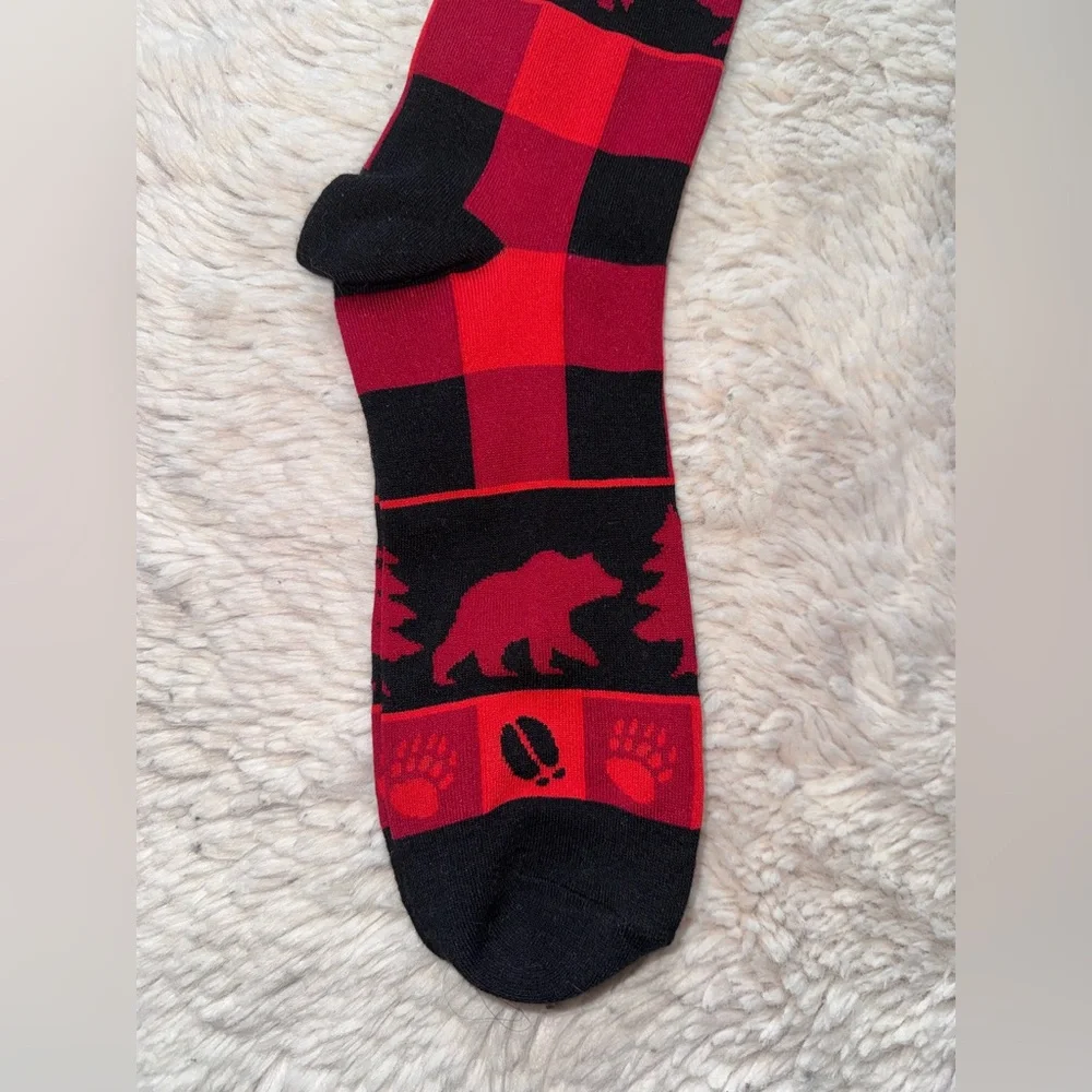 Alaska Socks Wild Pairs Crew Socks Unisex Size 6-12 Polyester Elastane Red Plaid